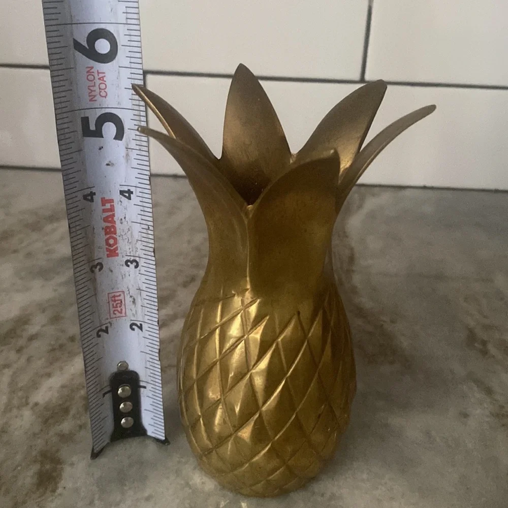 Vintage MCM solid brass pineapple vase. Retro whimsical cottagecore farmhouse - Picture 4 of 5